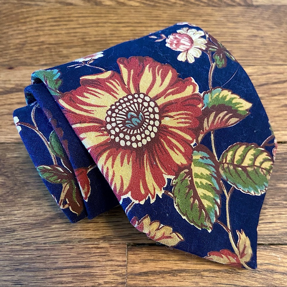 Steve Scheiner Floral Bouquet Patterned Neck Tie